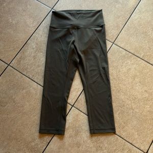 I am selling Olive green capris size 8